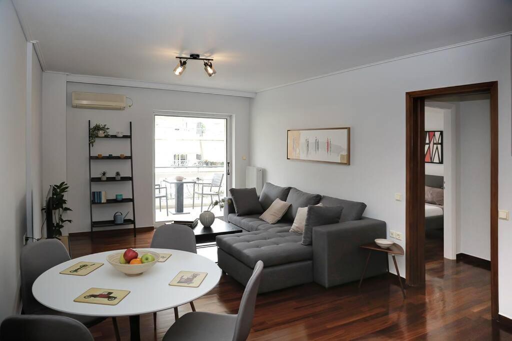 Charming Apartment Near Center アテネ エクステリア 写真
