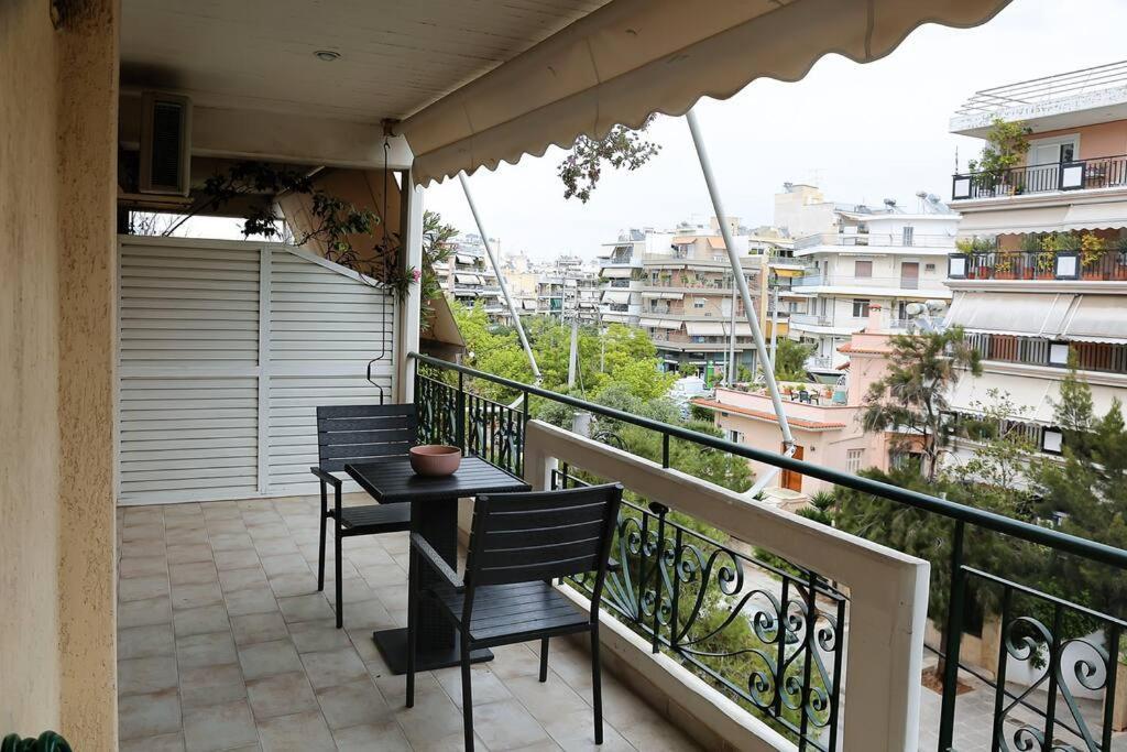 Charming Apartment Near Center アテネ エクステリア 写真