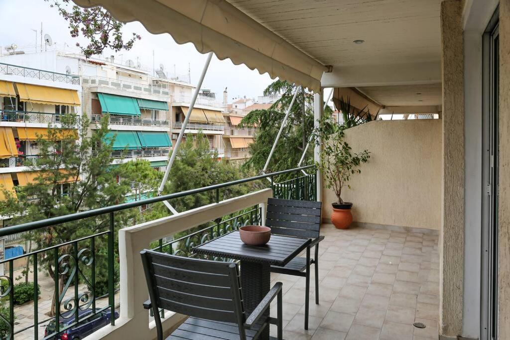 Charming Apartment Near Center アテネ エクステリア 写真
